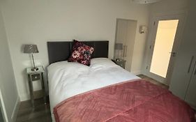 Clifden Lodge 1 Bedroom Apt